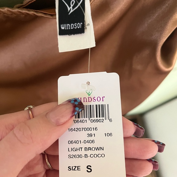 Windsor Light Brown Mini Skirt Adult S - Picture 3 of 4